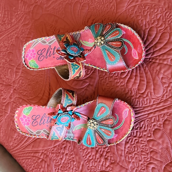 Sandals - Picture 3 of 6